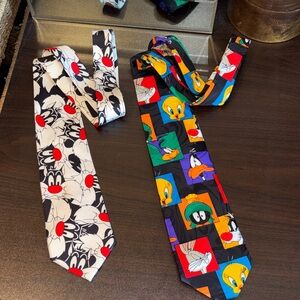 VINTAGE EUC LOONEY TUNES TIE BUNDLE X2. One is 1993 Looney Tunes